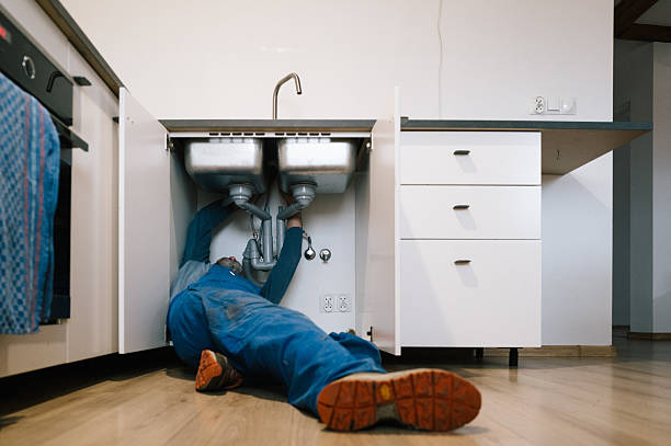 Professional Leak Detection technician working in Austinburg, OH